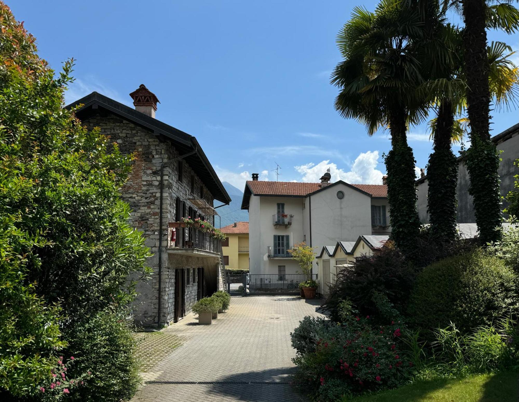 Iris 1 Lago Di Como Apartment Dongo Exterior foto